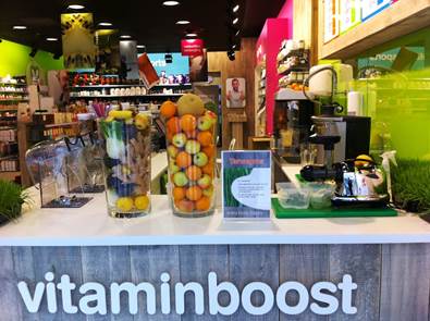 Bij juicebar Vitaminboost worden de lekkerste sapjes vers voor u geperst, geshaket of geblend. Mét iets speciaals…