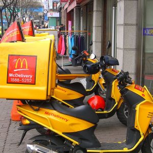 McDonald’s start pilot met bezorging in Nederland: McDelivery